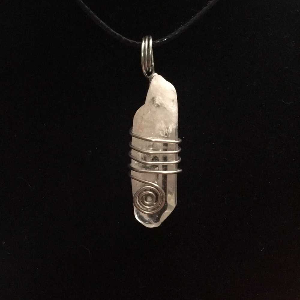 Clear quartz necklace ✨